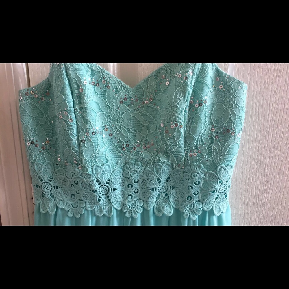 Mint green prom dress!